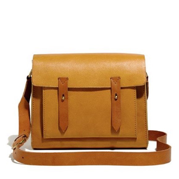 Madewell Handbags - Madewell The Essex Messenger Bag